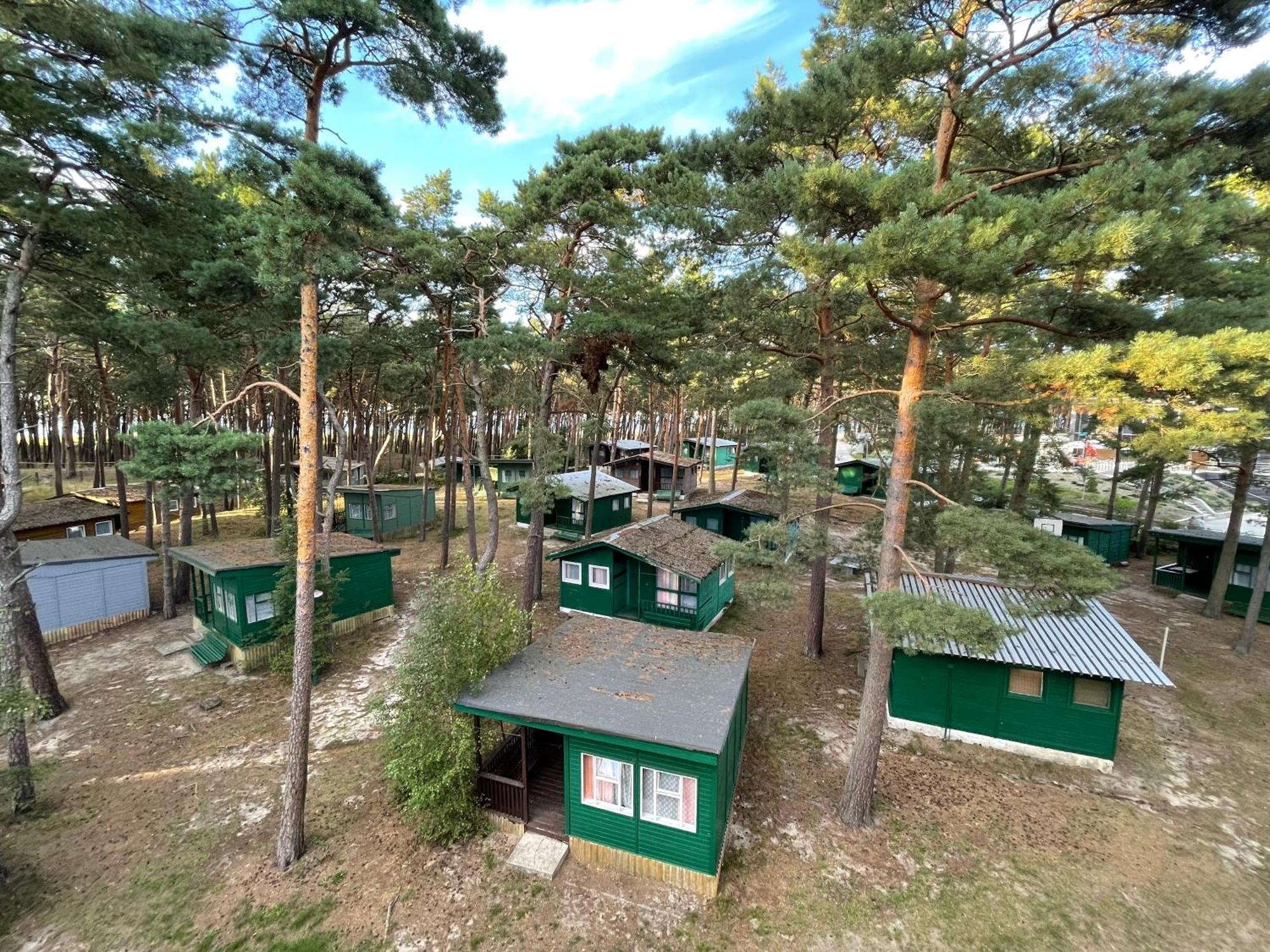 Domki Letniskowe Delfin Mrzeżyno Exteriör bild